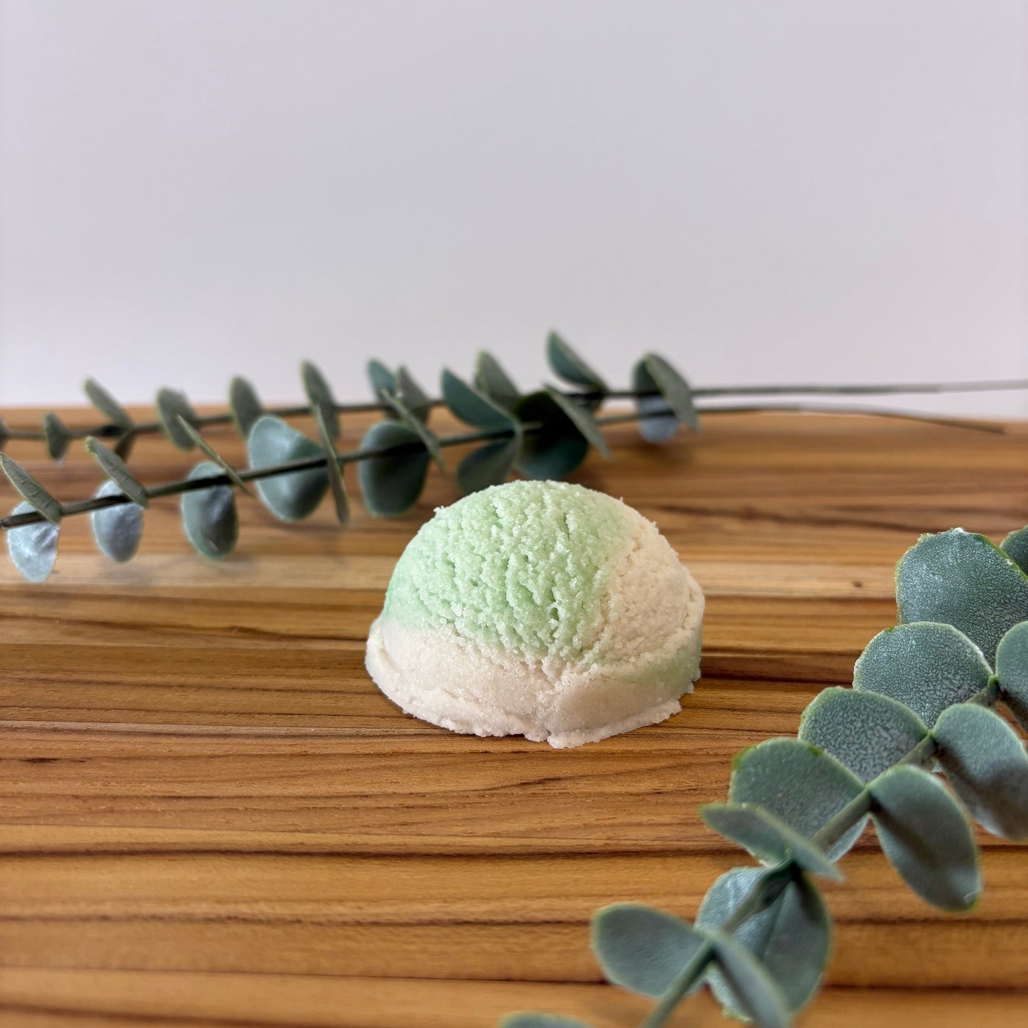 Nourishing Bath Bomb – Skin-Softening & Deeply Moisturizing Soak Eucalyptus Mint